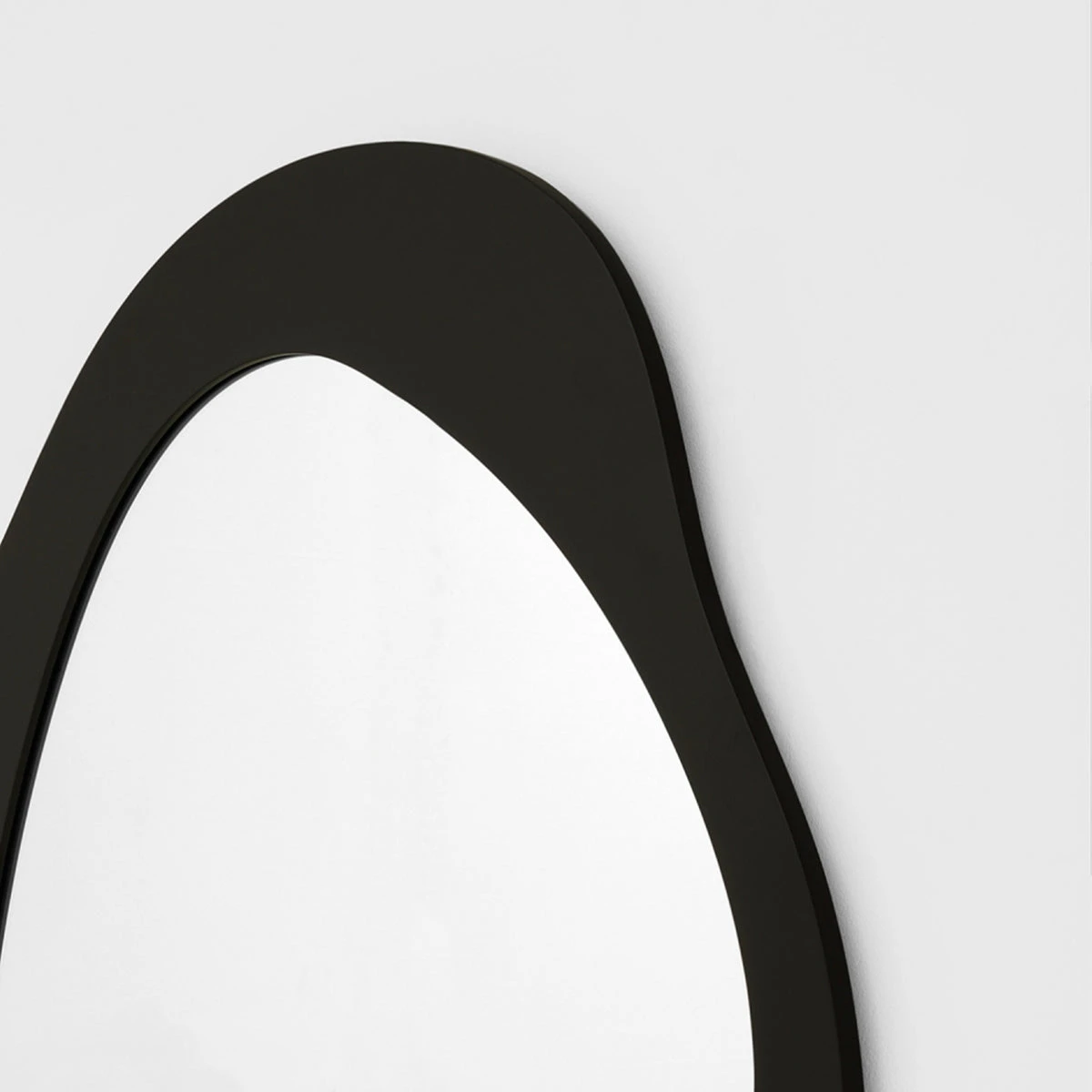 Aura Mirror 85cm X 95cm - Black - Image 4