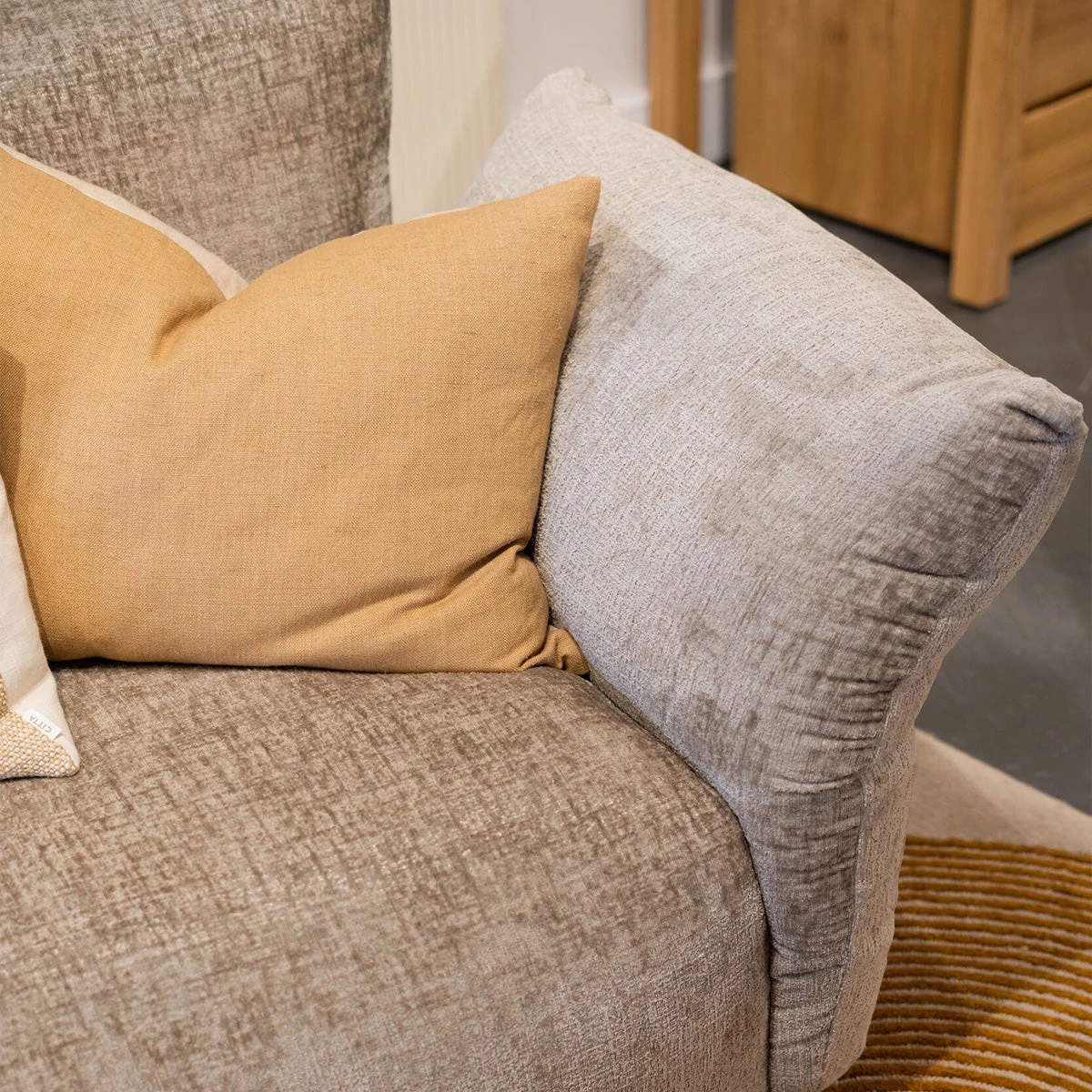 Puff Left Hand Chaise Sofa - Solo Falcon - Image 7